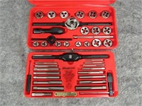 "New" Snap-On 40 Piece Metric Tap and Die Set-