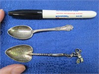 2 old small sterling spoons - 0.48 tr.oz