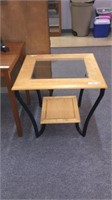 END TABLE WITH BEVELED GLASS INSERT