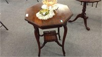 VICTORIAN CENTER TABLE