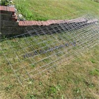 Wire panels -pile of, approx 5