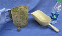 old wagner 1-lb scoop & old "glen" sifter