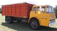 1973 Ford 750, cabover, gas, 15' grain bed, rear hoist, roll over tarp (view 2)