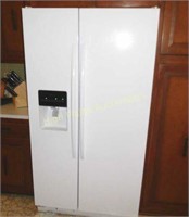 Amana Refrigerator Side by Side 25 Cubic Ft, 2016