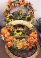 Decorative Wreath Lot