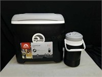 Igloo 30 Quart Contour Cooler With 1/2 Gallon