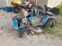 OLD FORD LAWN TRACTOR LGT 125