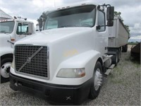 2005 Volvo Day Cab Truck Tractor,