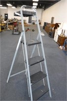 200lb -42" Step Ladder