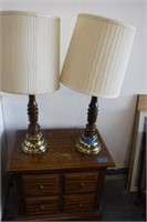 Night Stand / 2 Lamps