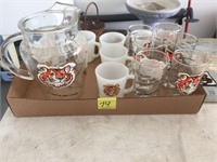 EXXON TIGER WATER AND PITCHER SET