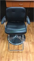 Professional hair salon arm chair, with