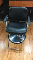 Professional hair salon arm chair, with