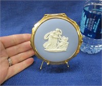 wedgwood jasperware compact stratton england with