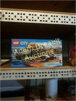 Lego City 60085 4X4 with power boat