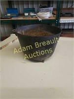 Vintage cast iron # 7 kettle, no handle