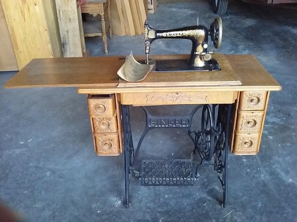 Singer 1901 sewing machine