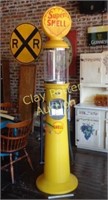 Super Shell 7 ft. Gas Pump Gum Machine