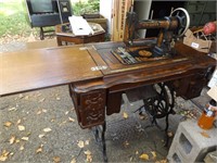 AG MASON "NEW QUEEN" SEWING MACHINE CABINET