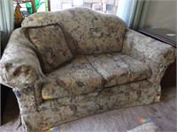 FLORAL PATTERN LIVING ROOM LOVE SEAT