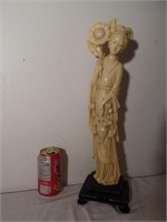 Statue en albâtre