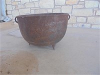 Cast Iron Footed Pot, Double Gate Marks