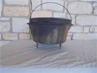 Cast Iron Footed Dutch Oven