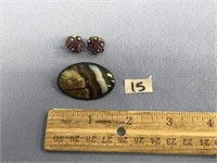 Lot with a pair of a unusual stone specimen and a