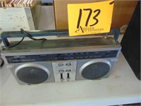 Vintage LXI Radio