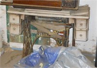 Antique Singer Sewing Machine w/Cabinet &