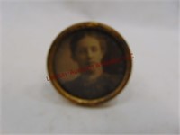 2.25" picture in round frame w/ stand