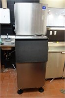 Ice machine small 22 inch upright