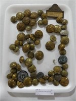 TRAY: BRASS MILITARY BUTTONS
