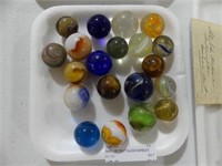 TRAY: .75" TO 1" GLASS MARBLES