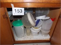Rubbermaid storage containers w/lids - 4 qt.