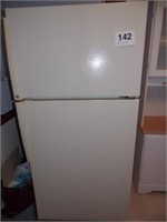 Amana refrigerator/freezer model THI/8TL