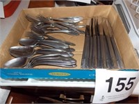 Stainless steel flatware: 11 knives - 9 forks -