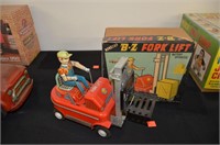 Modern Toys B-Z Forklift B/O Toy in Box