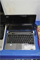 ACER ASPIRE ONE NETBOOK LAPTOP AND CORDS