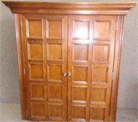 SOLID WOOD DRESSING CABINET
