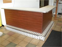 L Shaped Bar Counter (No Contents) 20 x 78 x 88 x