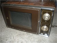 Maytag Microwave 17 x 25 x 15 Inches