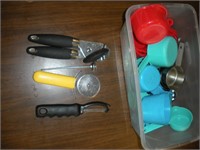 Misc Kitchen Gadgets 1 Lot