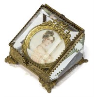 FRAMED SIGNED MINIATURE PORTRAIT OF A LADY