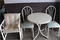 Outdoor/Patio Table & Chairs