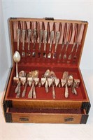 Rogers Bros "Daffodil" Flatware in Chest