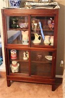 Nice Wooden Display Cabinet with Sliding