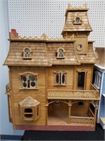 DOLL HOUSE