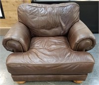 BROYHILL LEATHER CHAIR GOOD QUALITY