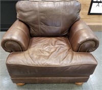 BROYHILL LEATHER CHAIR GOOD QUALITY